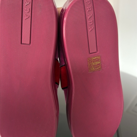 Prada Sneaker - Picture 4 of 5